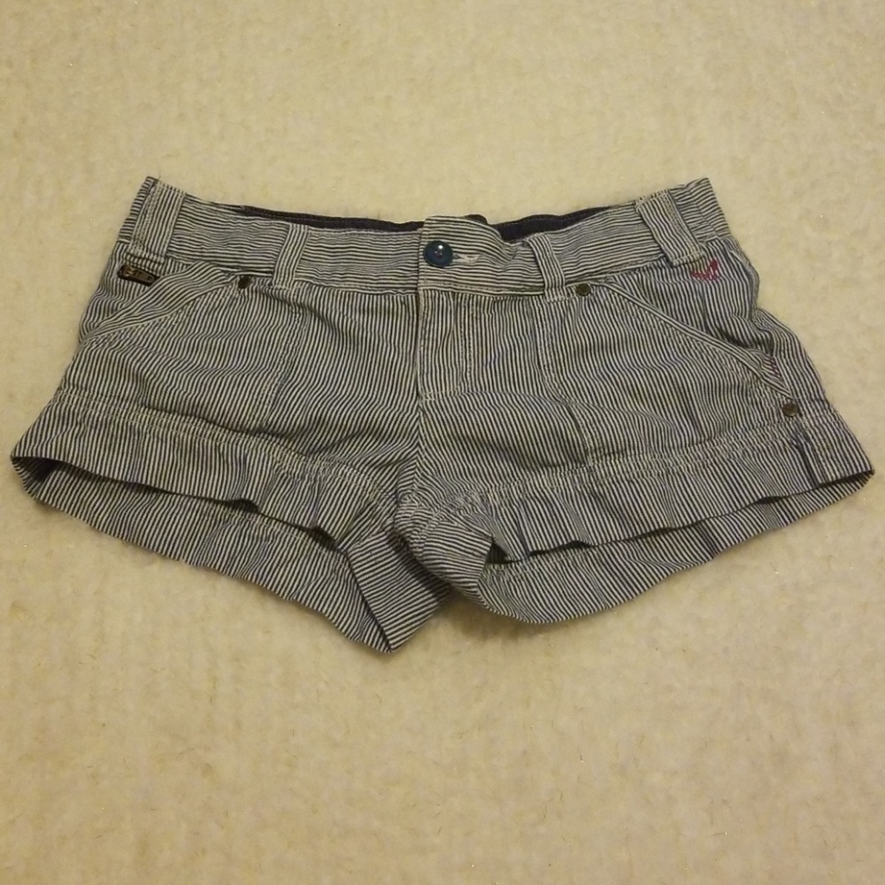 Stripped Shorts